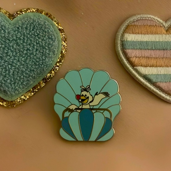 Disney Pin - Picture 1 of 2